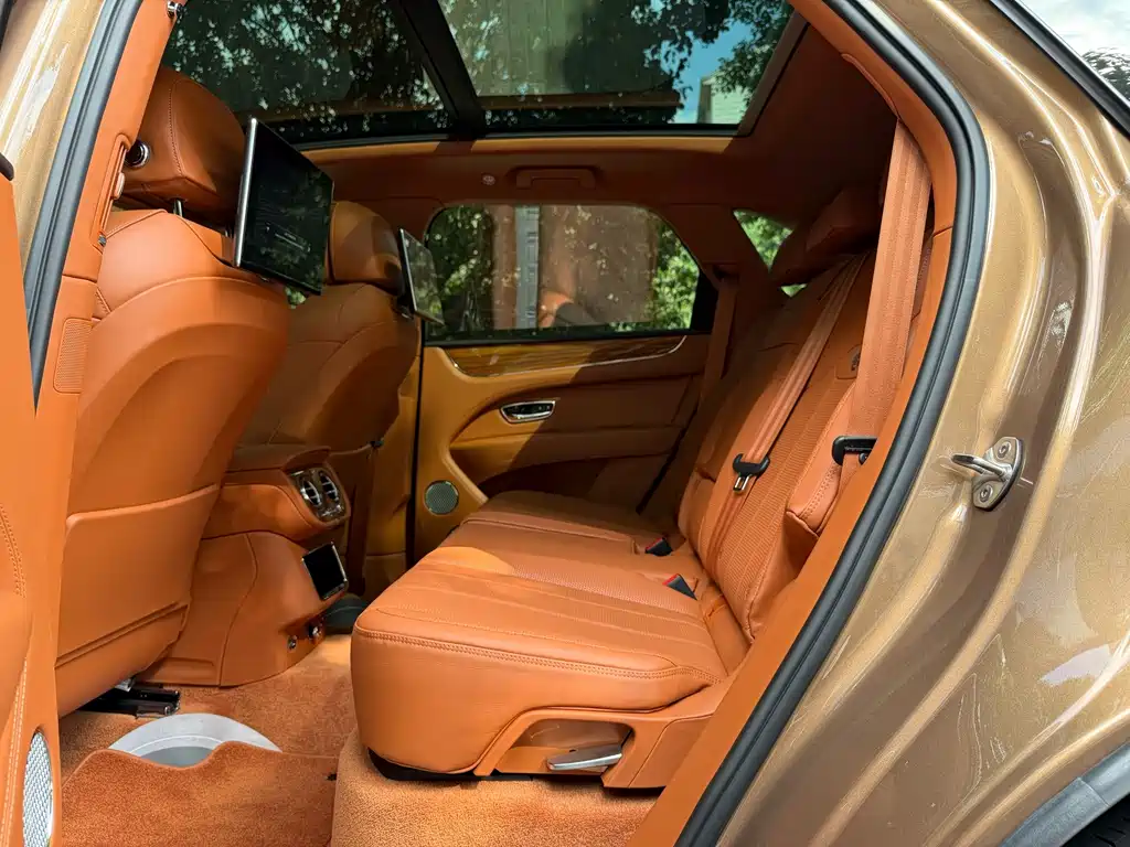 Bentley Bentayga — миниатюра 8