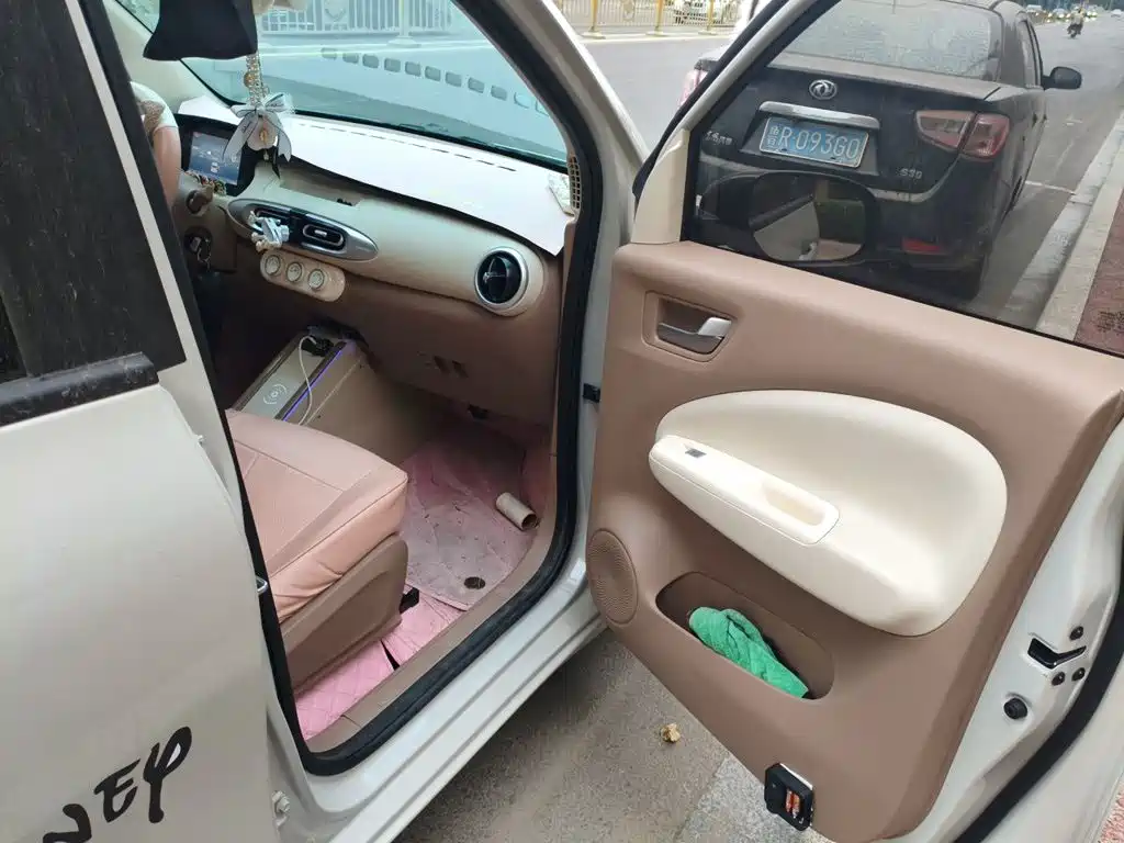 Wuling MINIEV — миниатюра 19