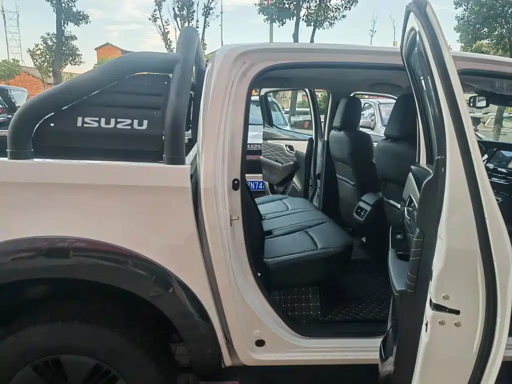 Isuzu D-MAX — миниатюра 14