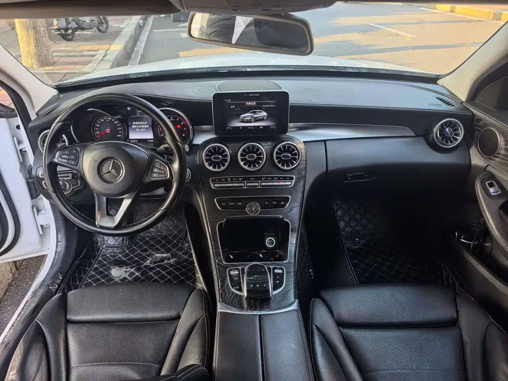 Mercedes-Benz C-Class — миниатюра 7