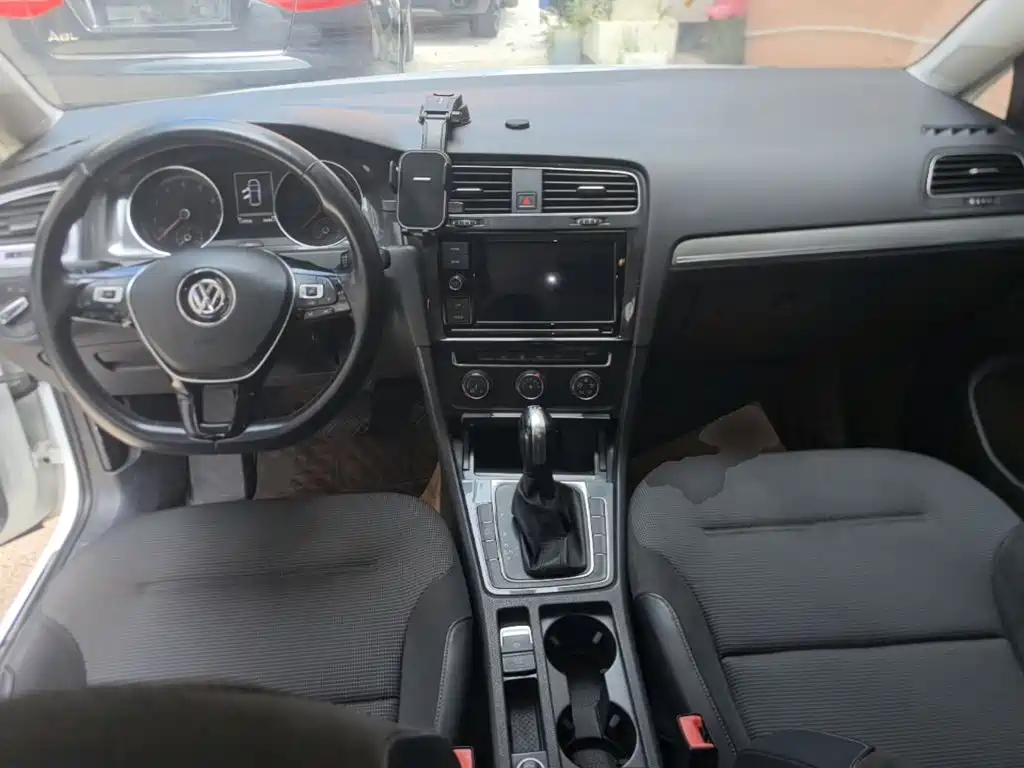 Volkswagen Golf — миниатюра 10