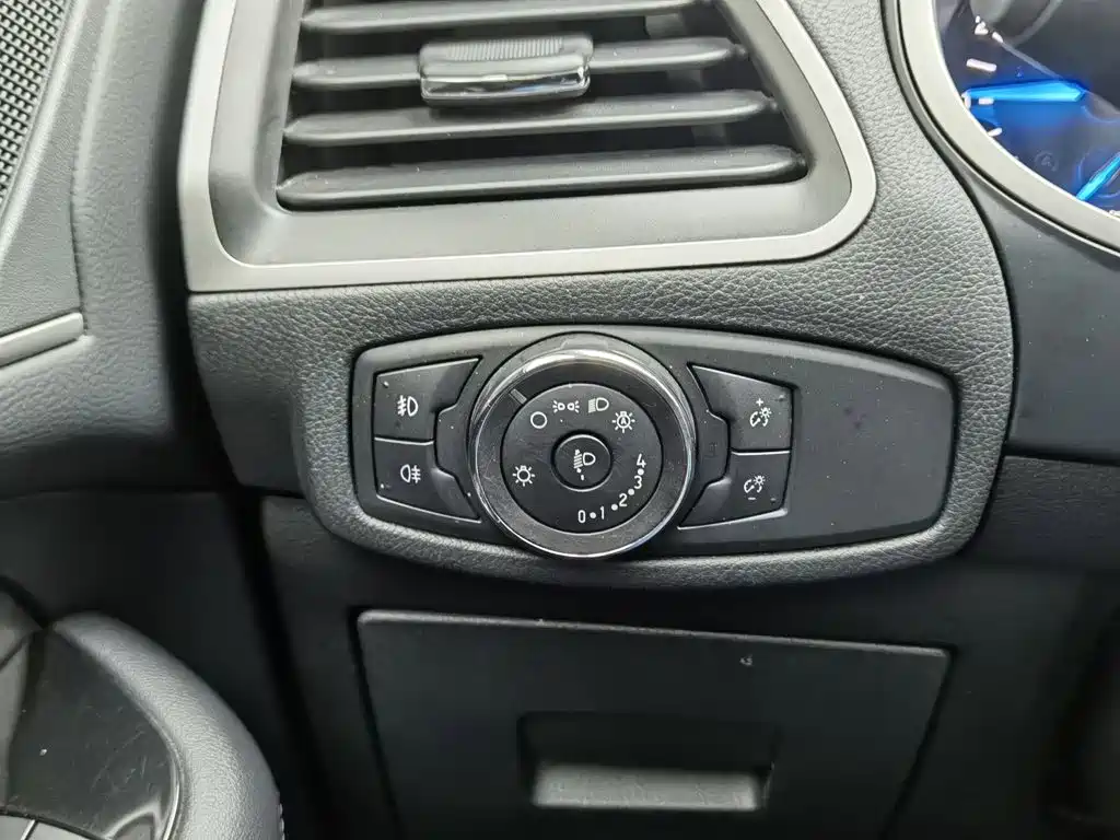 Ford Edge — миниатюра 21