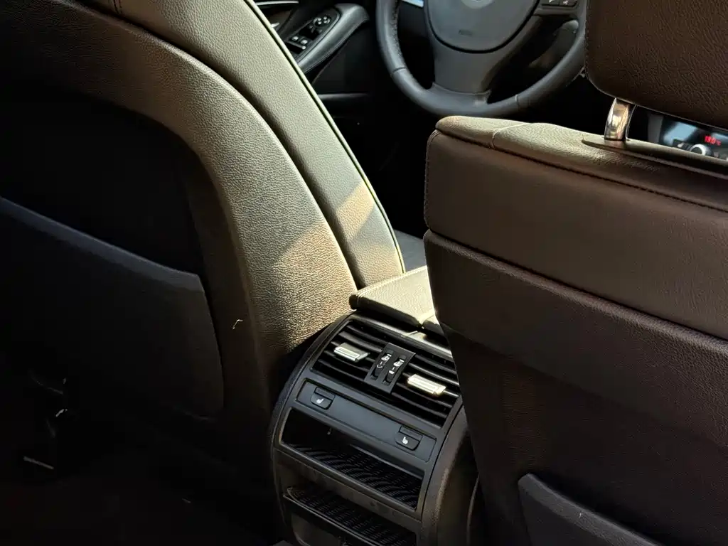 BMW 5 Series — миниатюра 22