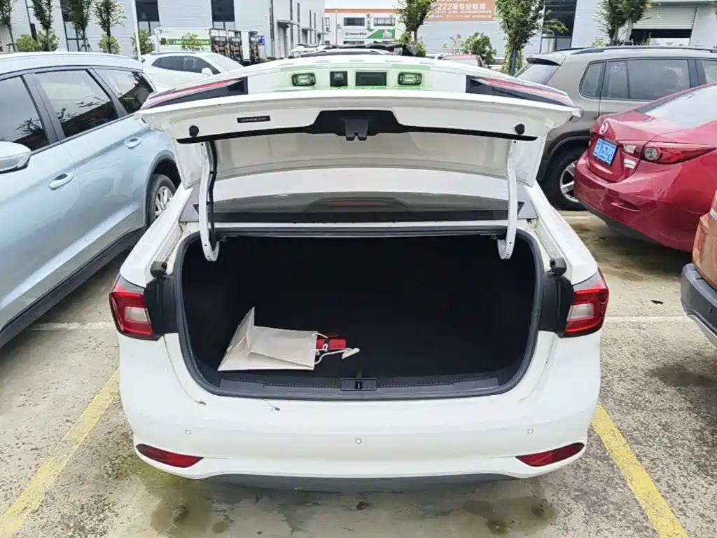 Roewe i5 — миниатюра 19