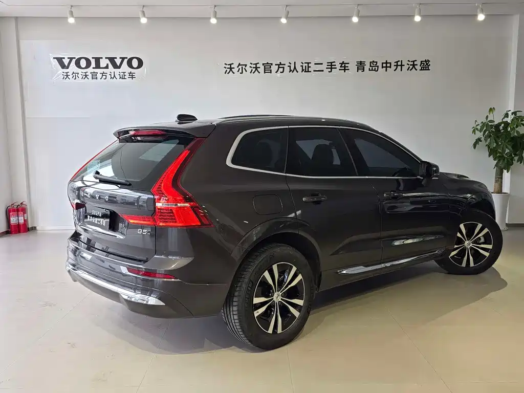 Volvo XC60 2024 B5 Luxury