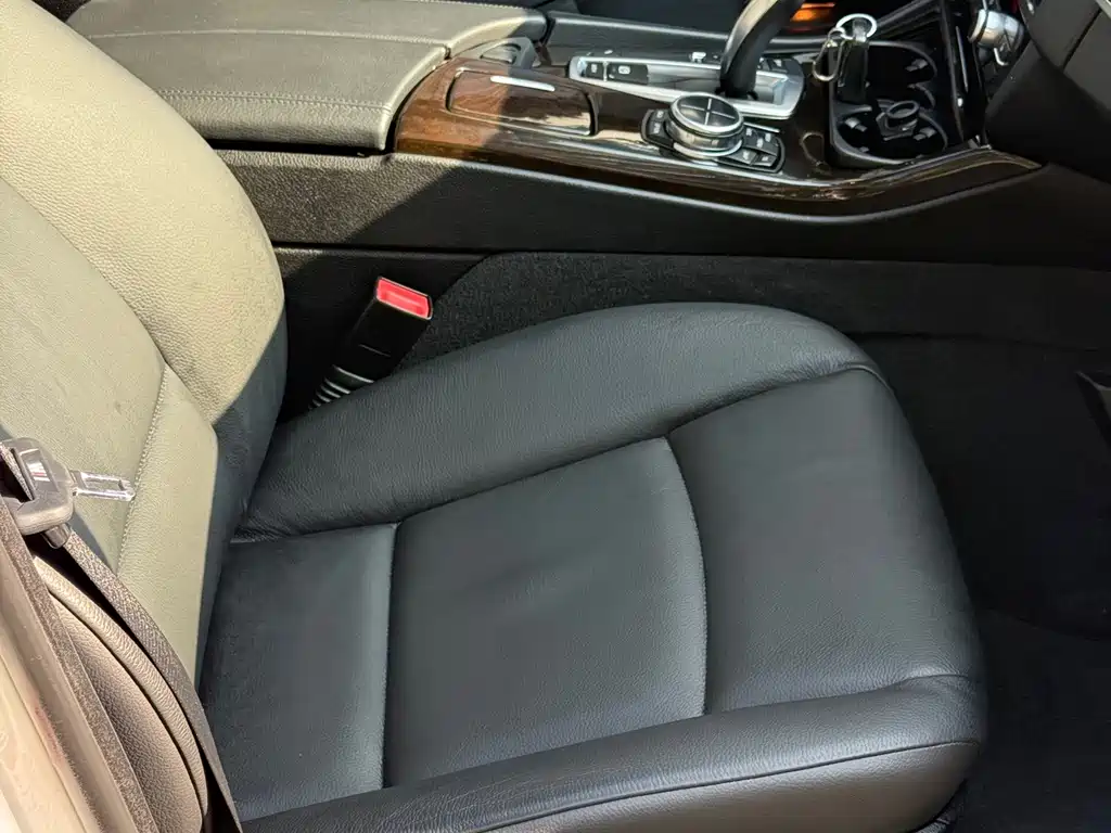 BMW 5 Series — миниатюра 20