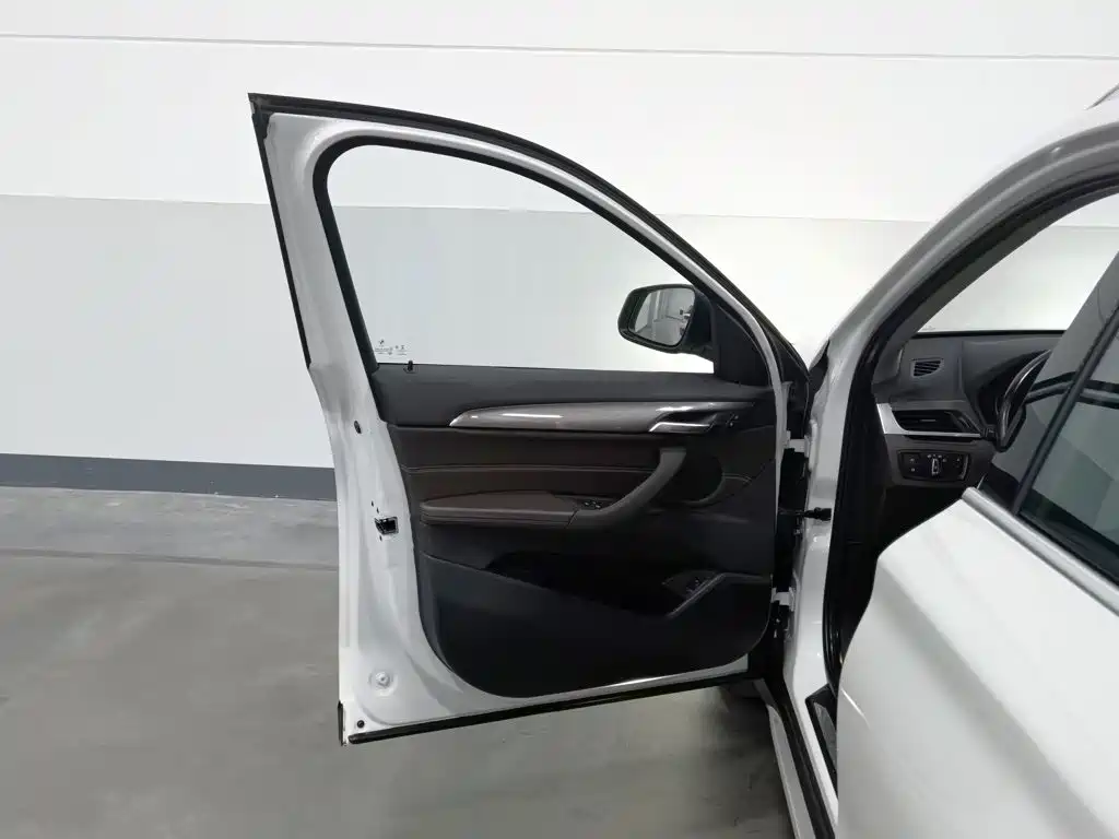 BMW X1 — миниатюра 8
