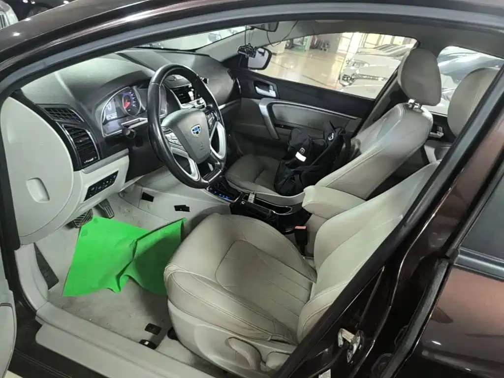 Geely Emgrand — миниатюра 15