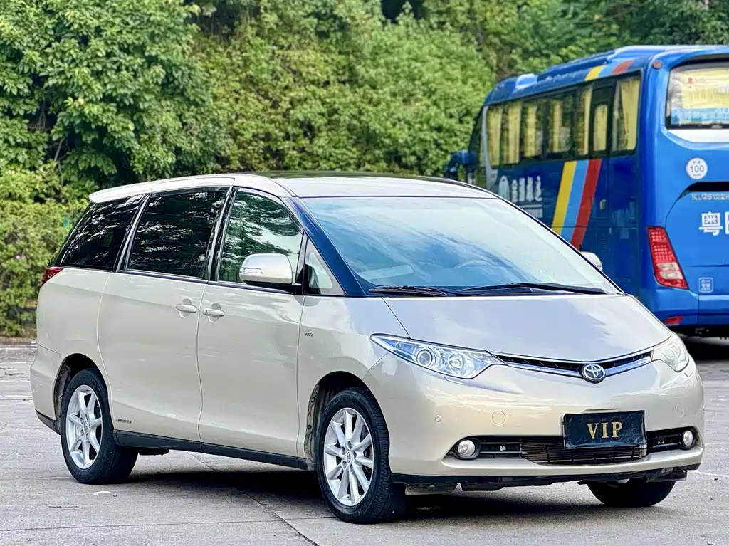 Toyota Previa — миниатюра 3