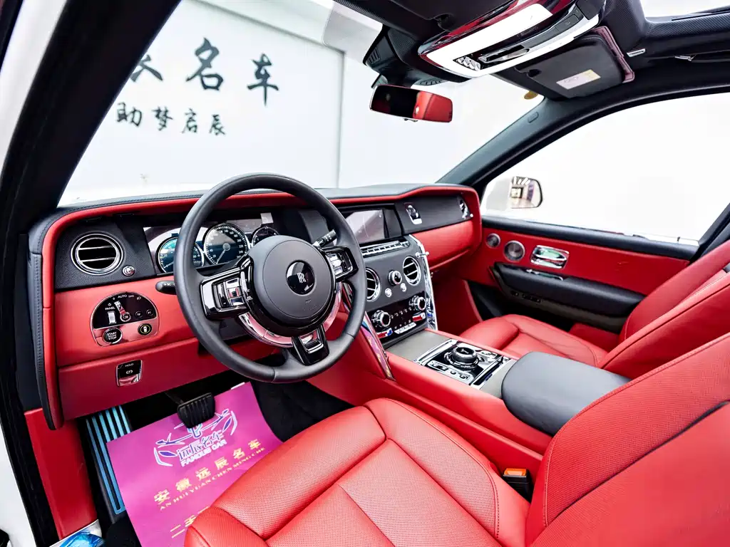 Rolls-Royce Cullinan 2018 мест