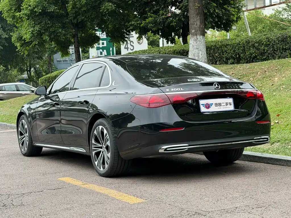 Mercedes-Benz E-Class — миниатюра 4