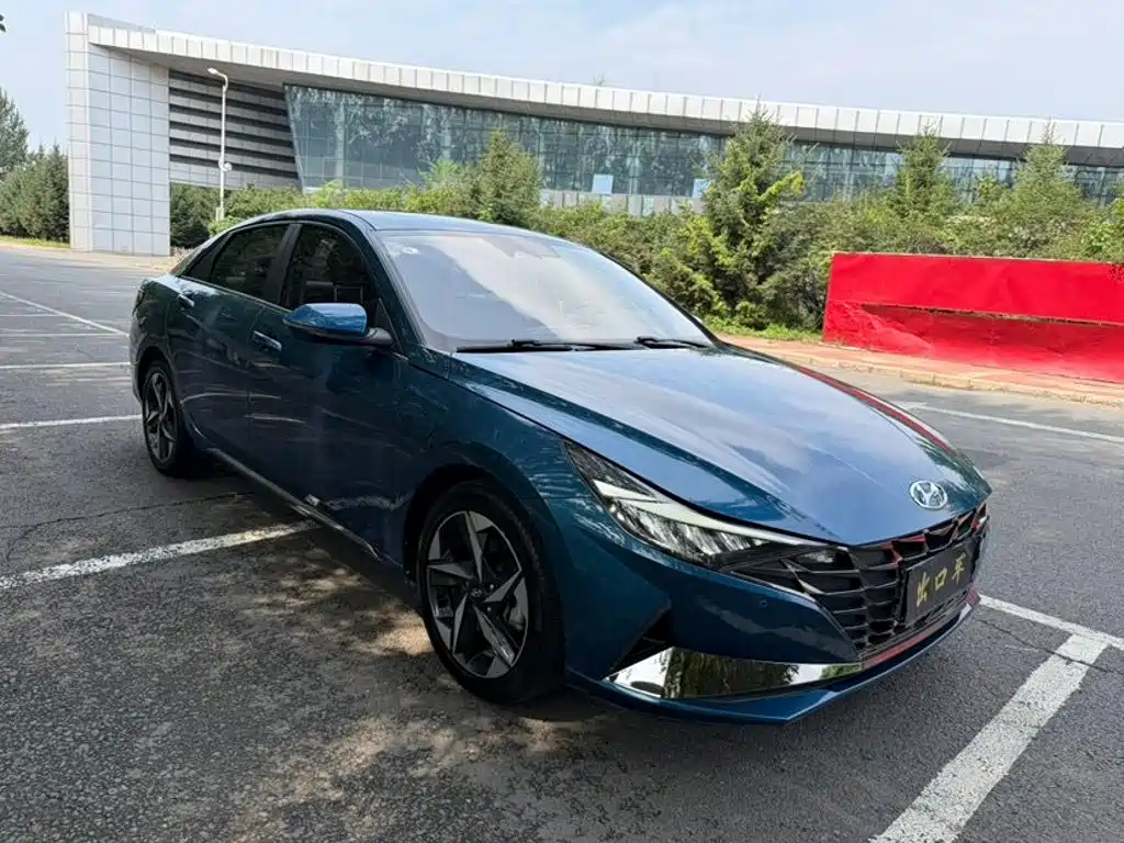 Hyundai Elantra — миниатюра 3