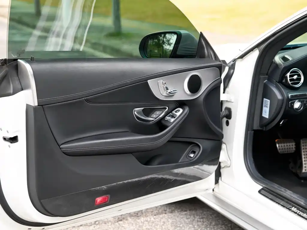 Mercedes-Benz C-Class (Import) — миниатюра 11