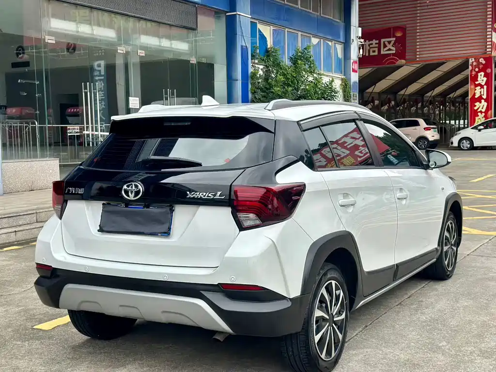 Toyota Yaris L — миниатюра 4