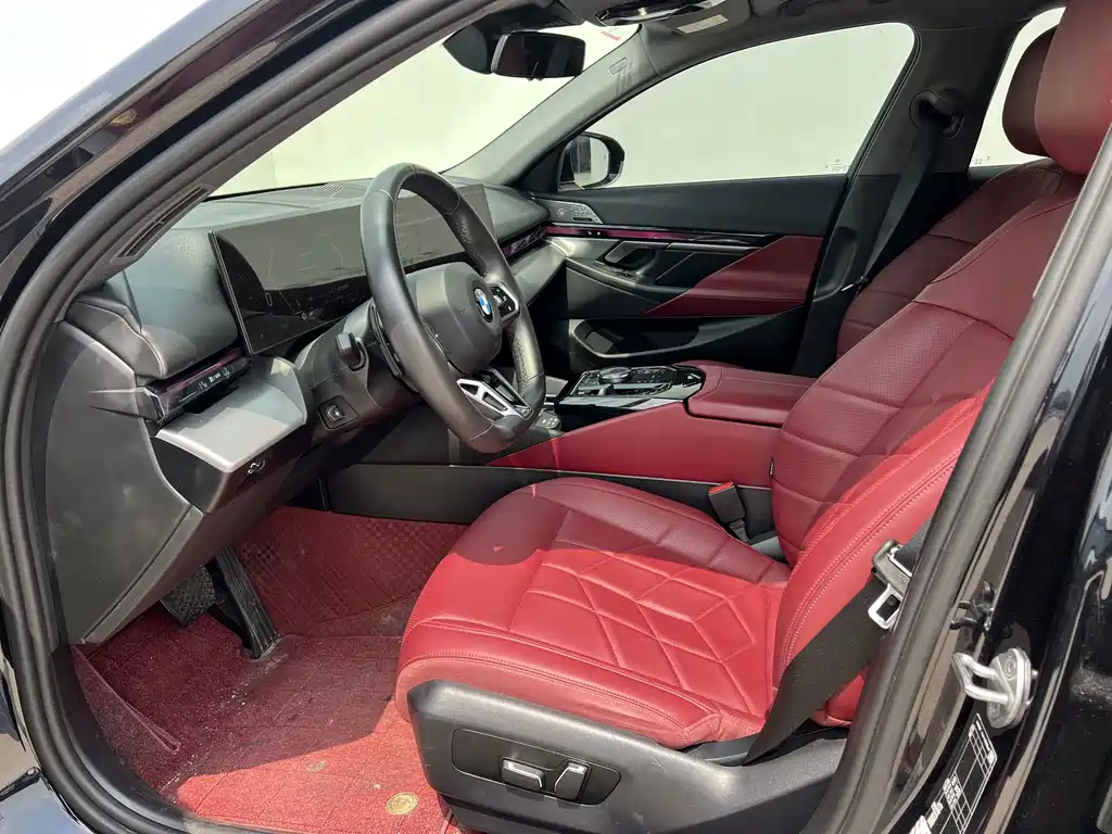 BMW 5 Series — миниатюра 6