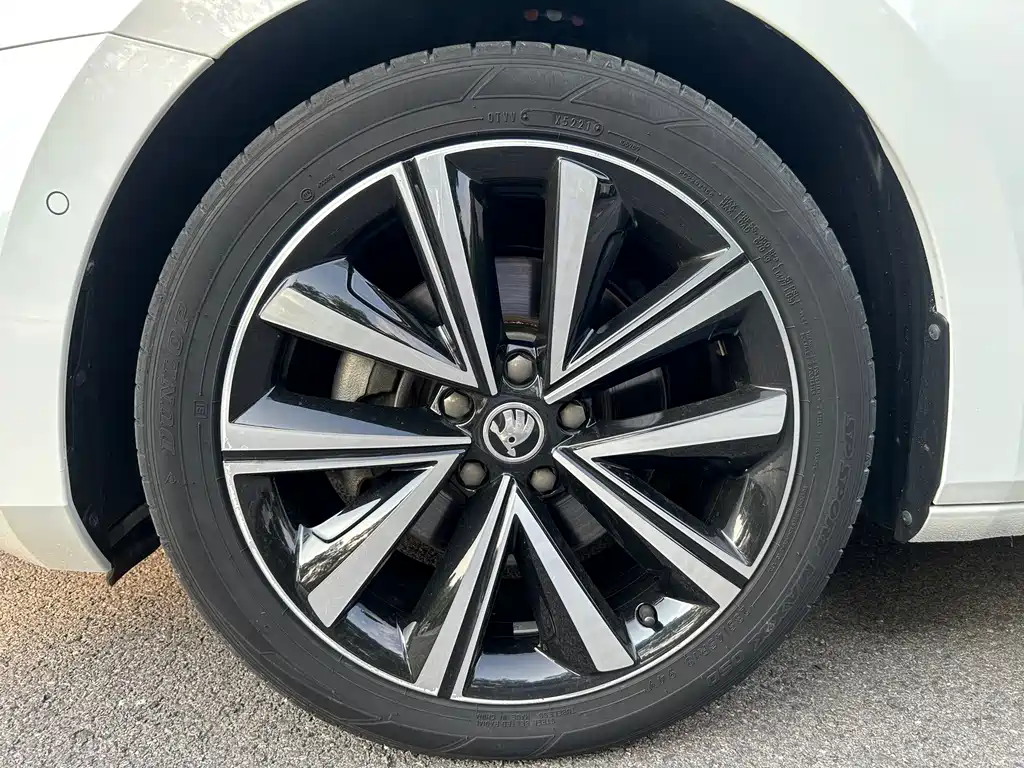 Skoda Superb — миниатюра 23