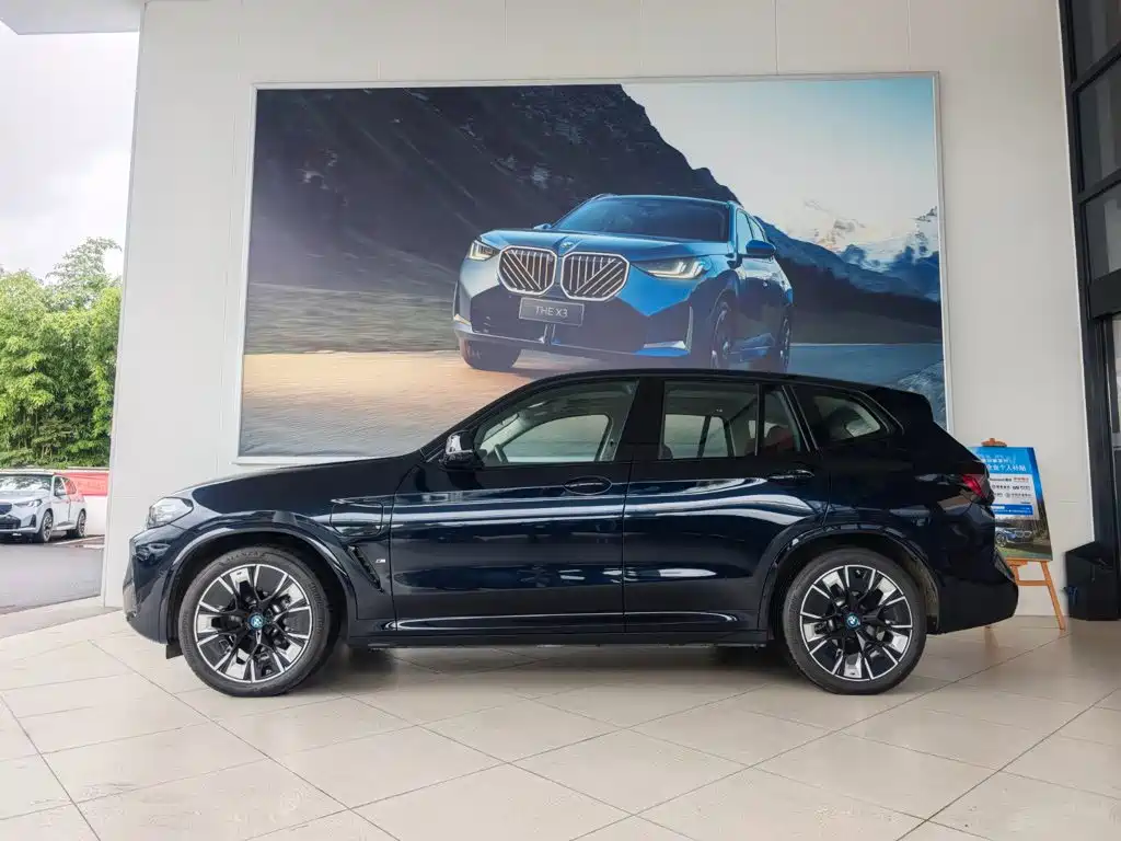 BMW iX3 — миниатюра 2
