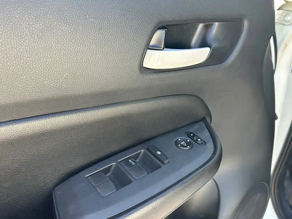 Honda Fit — миниатюра 7