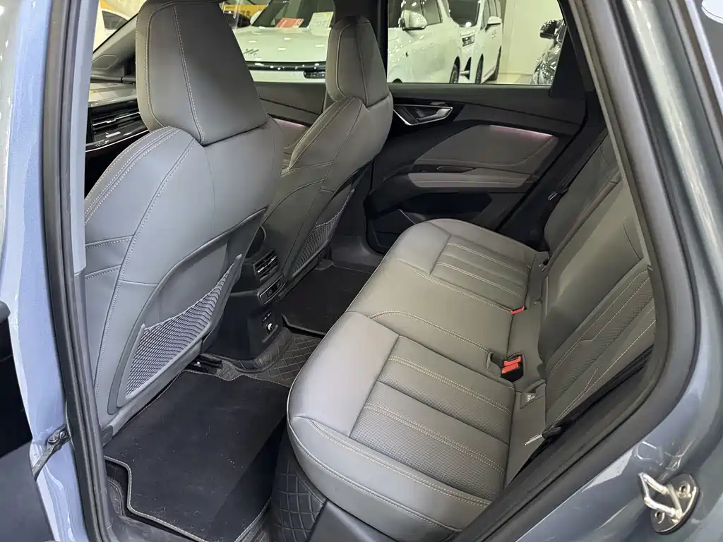 Audi Q4 e-tron — миниатюра 9