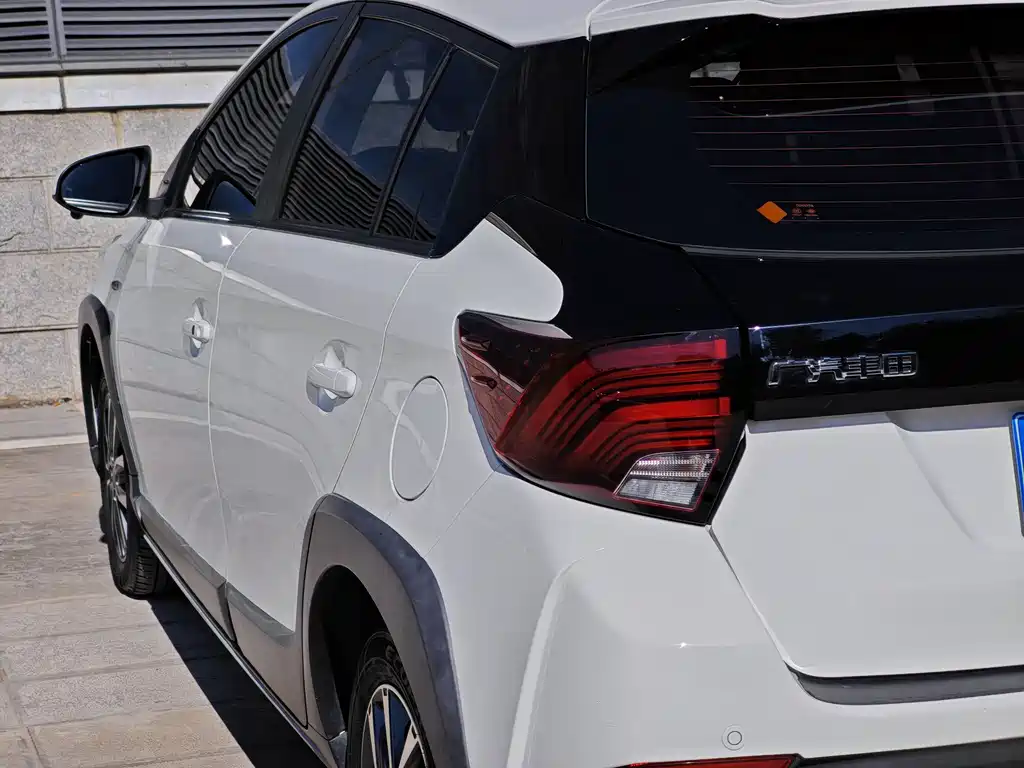 TOYOTA YARIS L ZHIXUAN