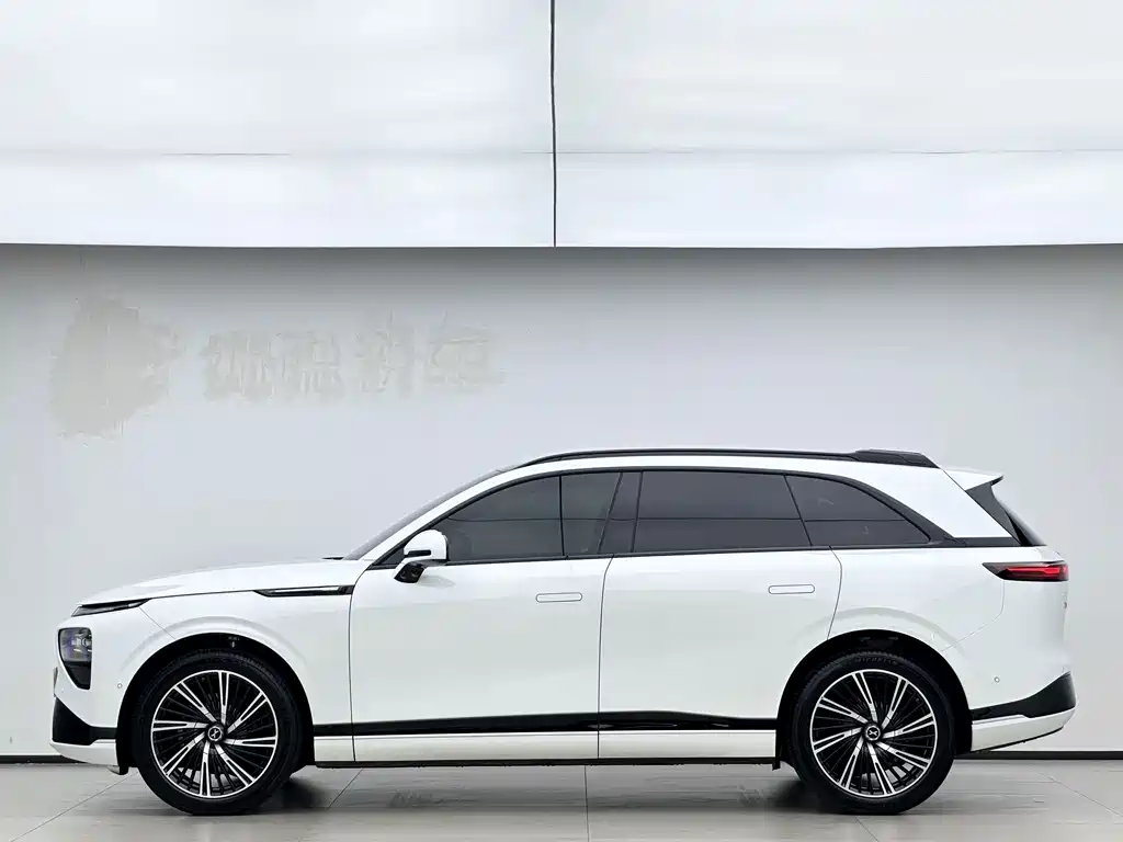XPeng G9 — миниатюра 3