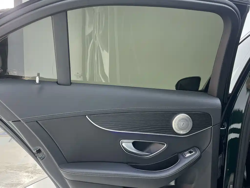 Mercedes-Benz C-Class — миниатюра 19