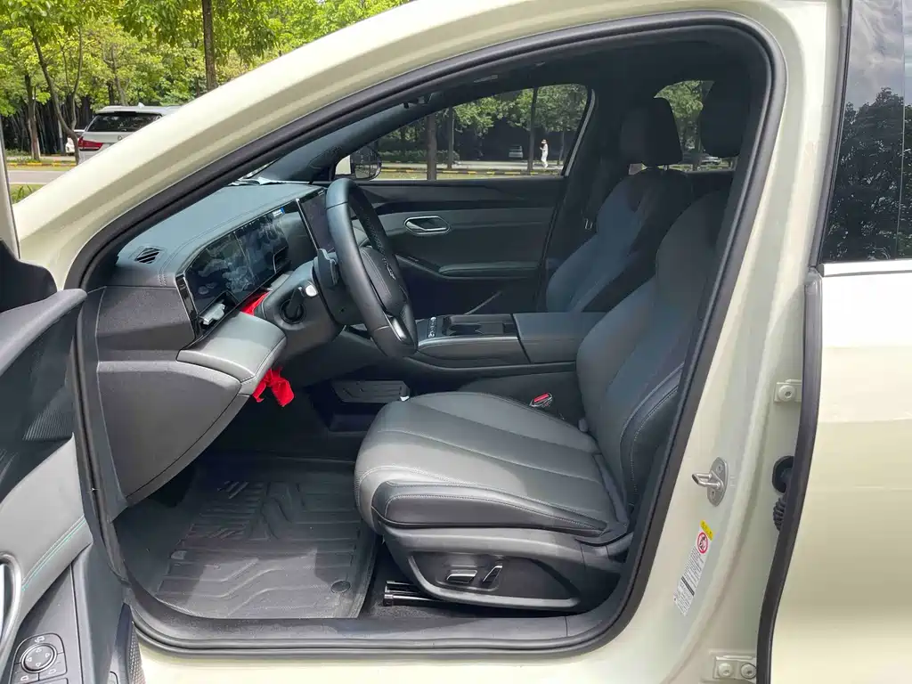 BYD Qin L — миниатюра 8