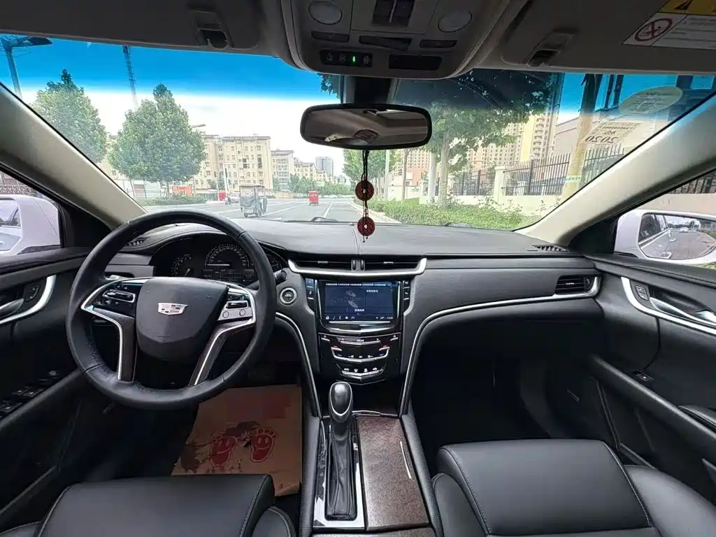 Cadillac XTS — миниатюра 6