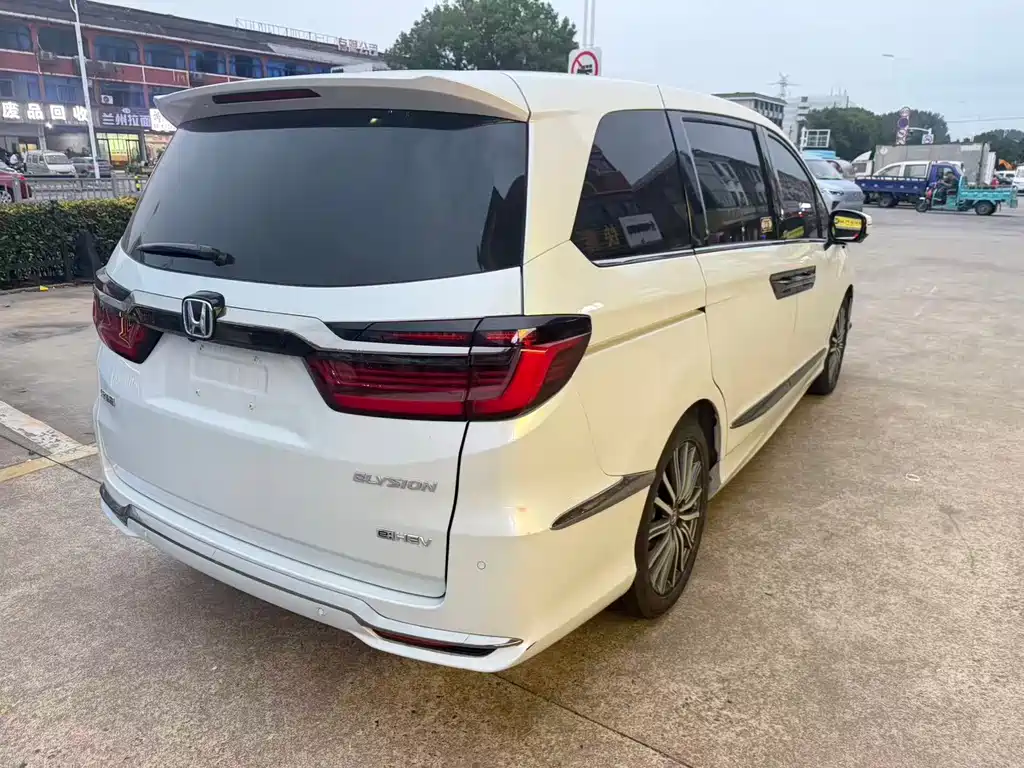 Honda Elysion — миниатюра 10