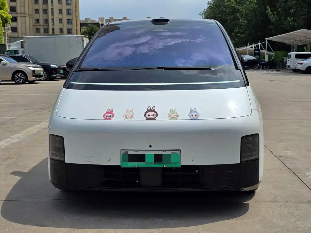 Li Auto MEGA 2025 Home