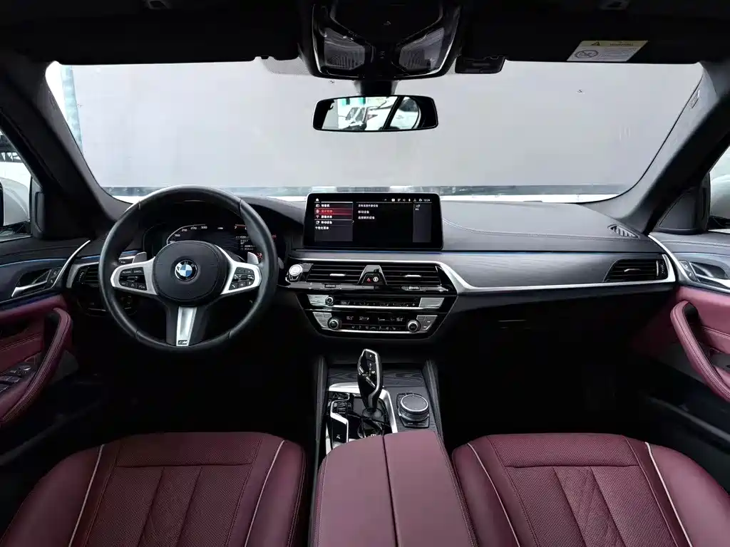 BMW 5 Series — миниатюра 7