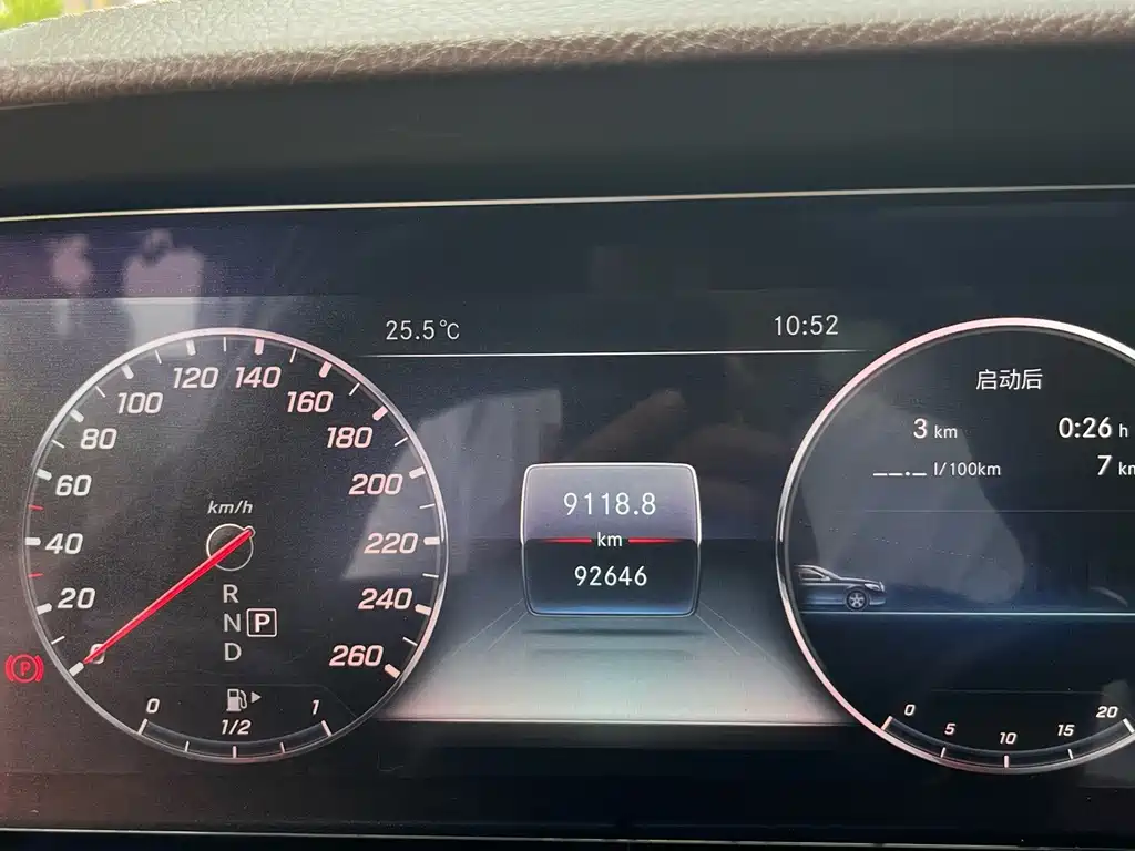 Mercedes-Benz E-Class — миниатюра 8