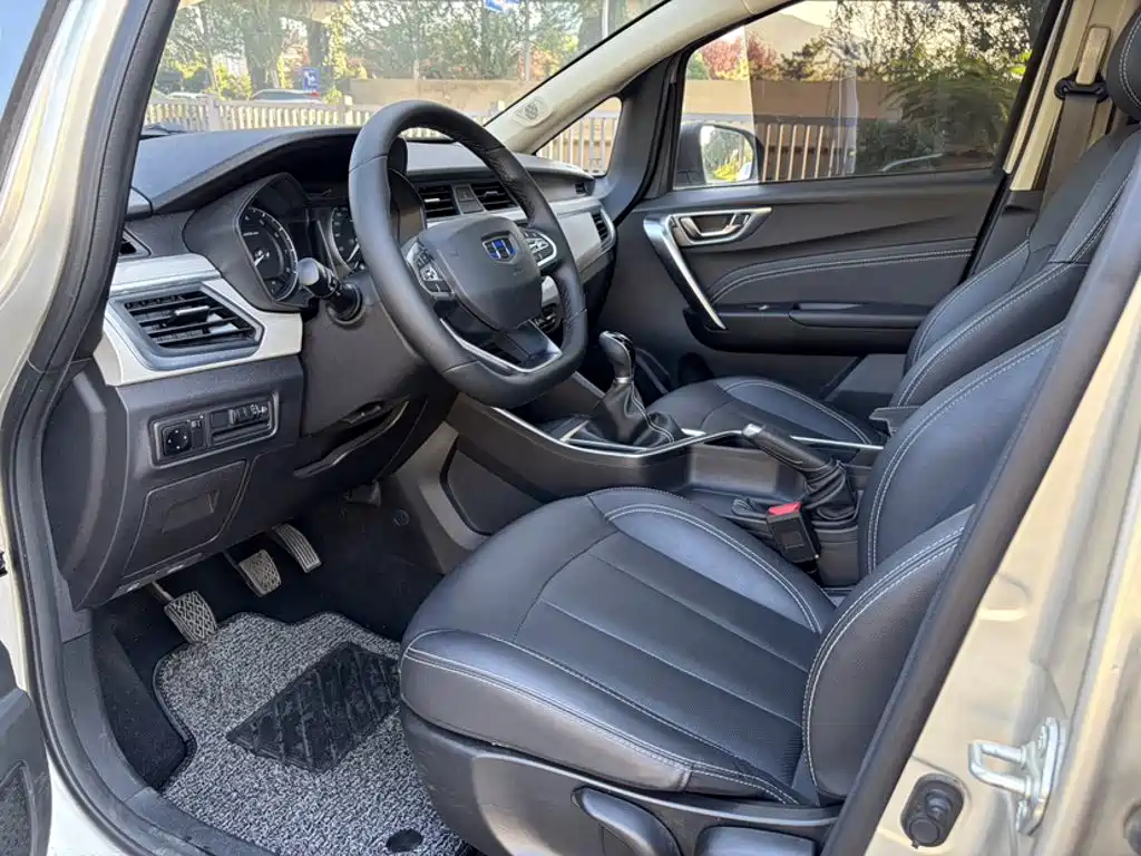 Geely Vision X3 — миниатюра 9