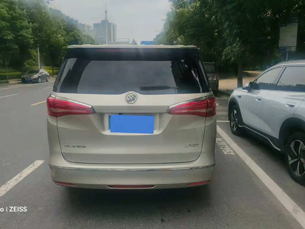 Buick GL8 — миниатюра 4
