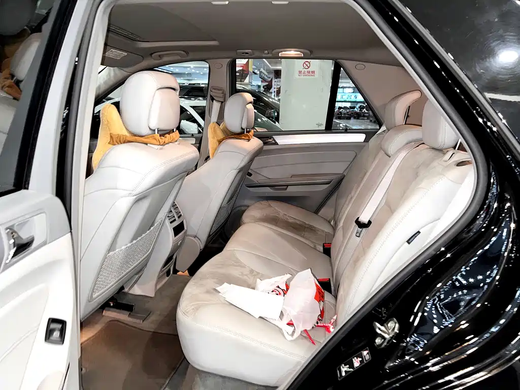 Mercedes-Benz M 2010 ML 300 4MATIC