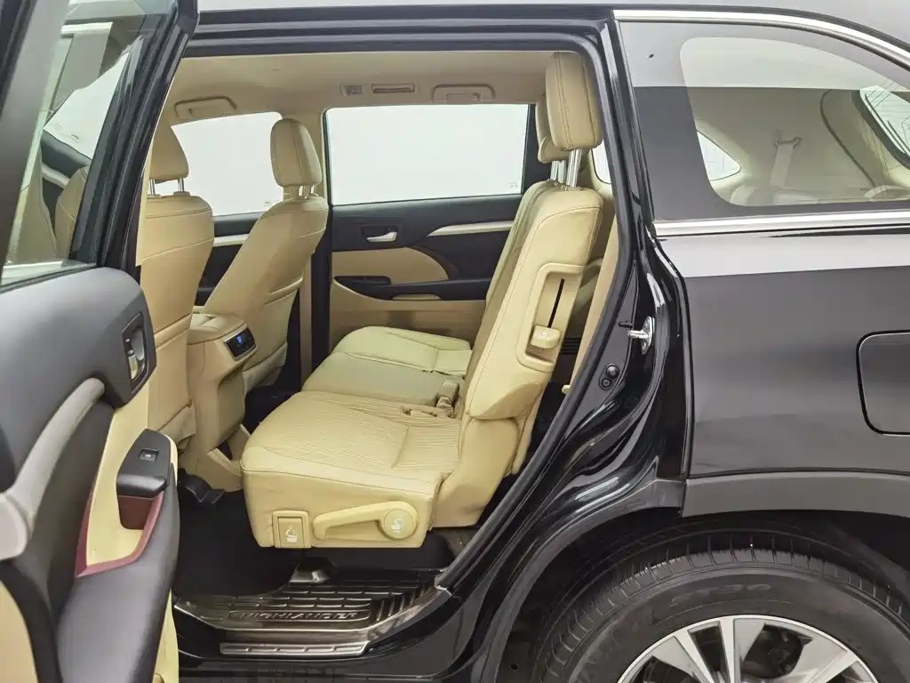 Toyota Highlander — миниатюра 15