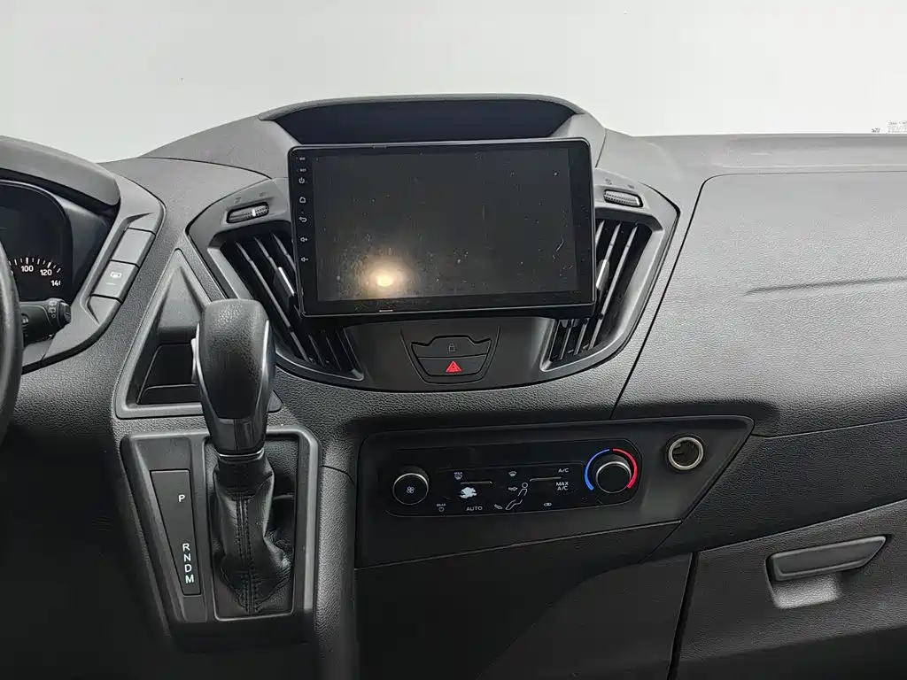Ford Tourneo — миниатюра 12