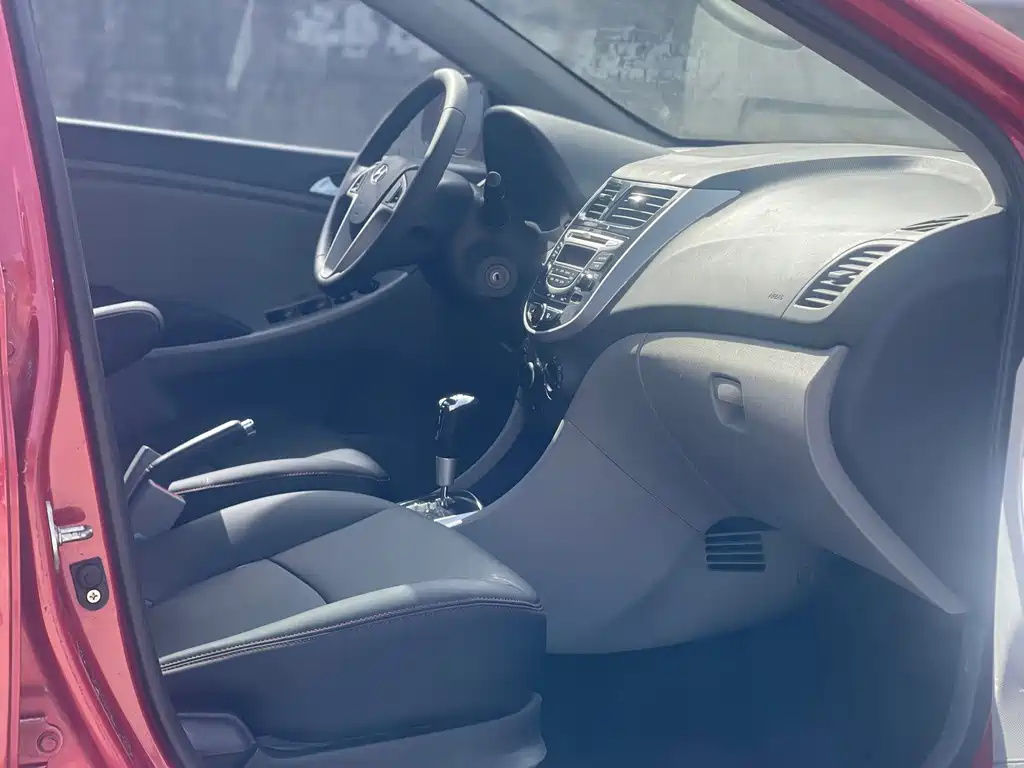 Hyundai Verna — миниатюра 10