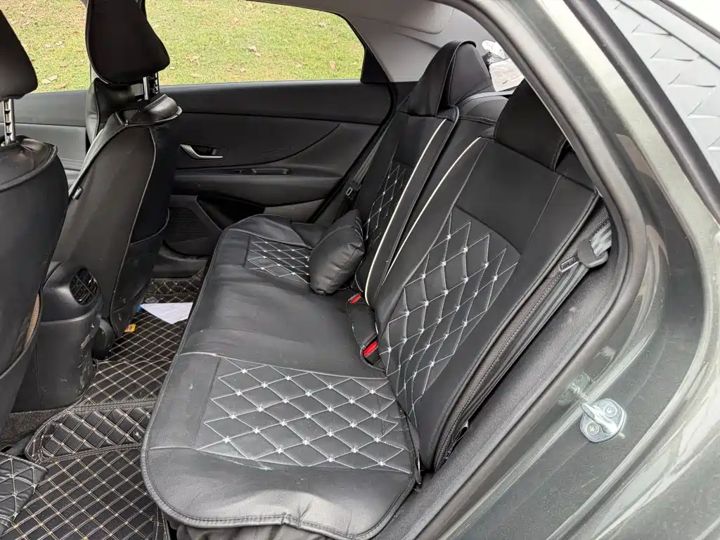 Hyundai Elantra — миниатюра 12