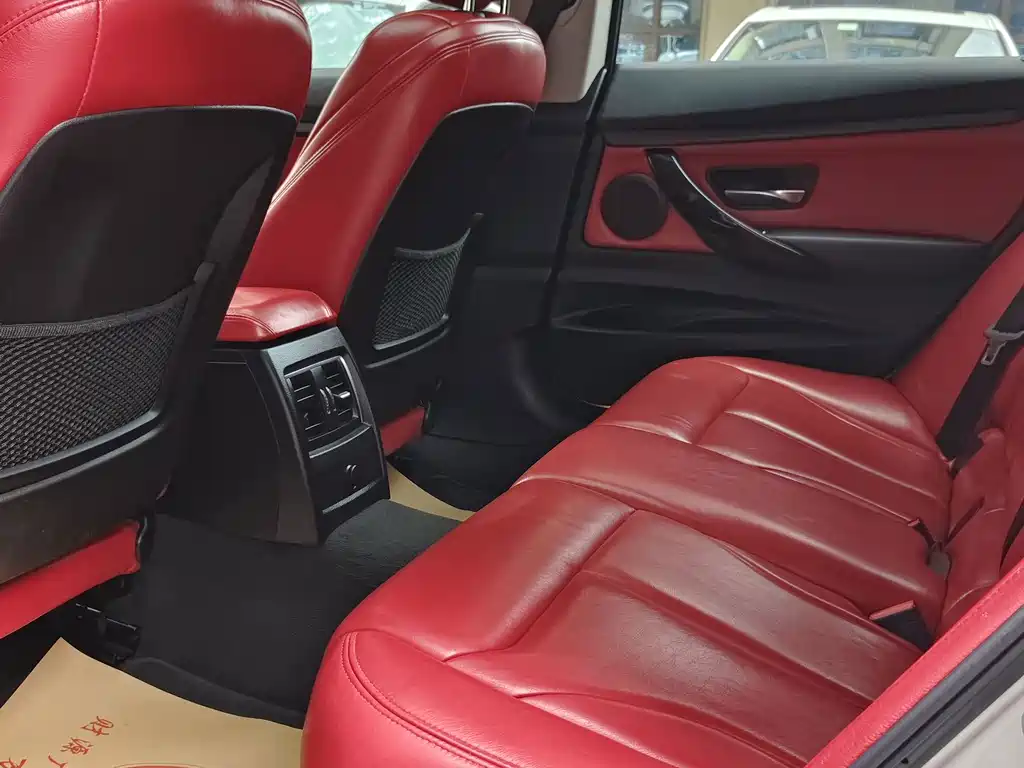 BMW 3 Series GT — миниатюра 9
