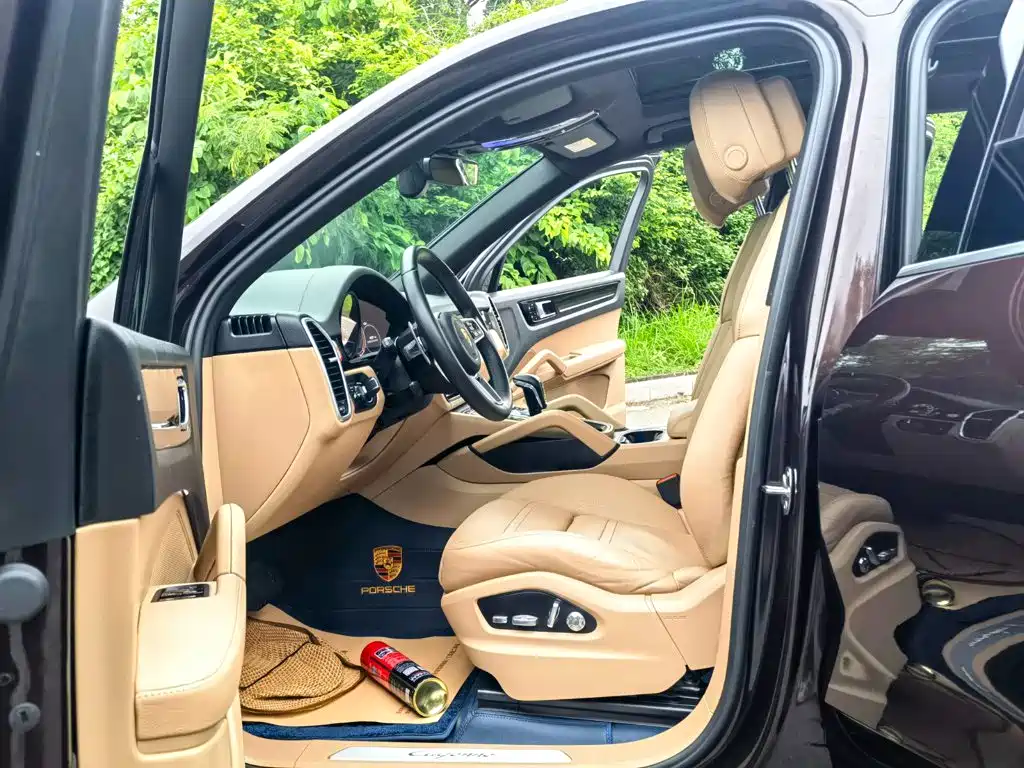 Porsche Cayenne — миниатюра 9