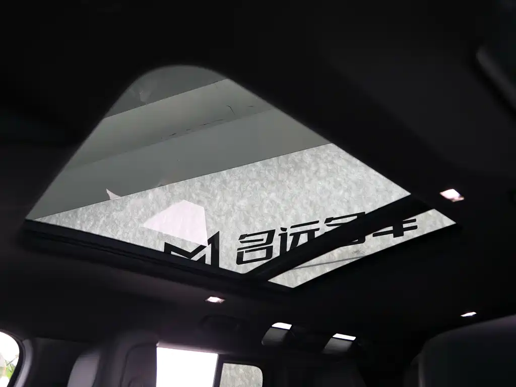 Land Rover Defender — миниатюра 15