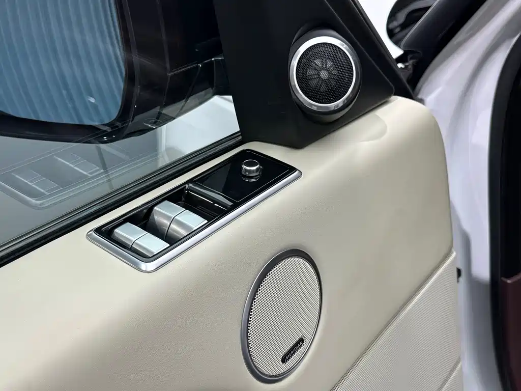 Land Rover Range Rover — миниатюра 11
