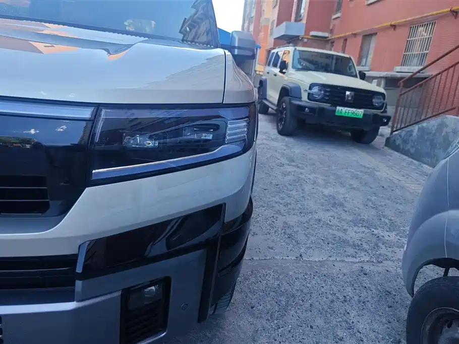 Fangchengbao Leopard 8 8 2025 Flagship 6 мест
