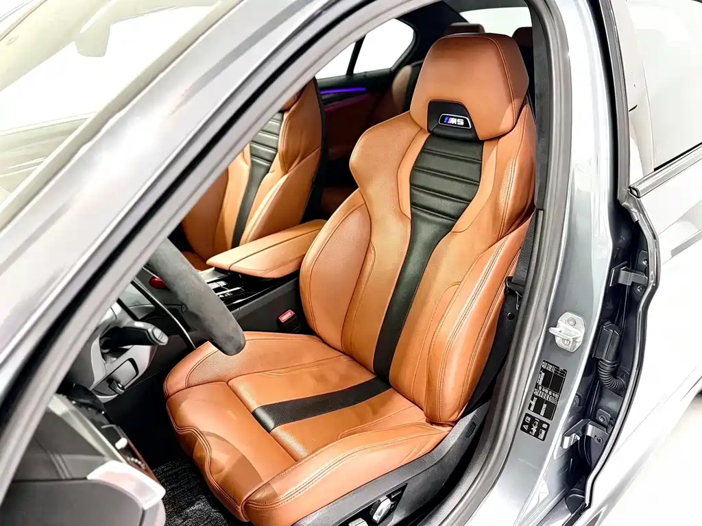 BMW M5 — миниатюра 5