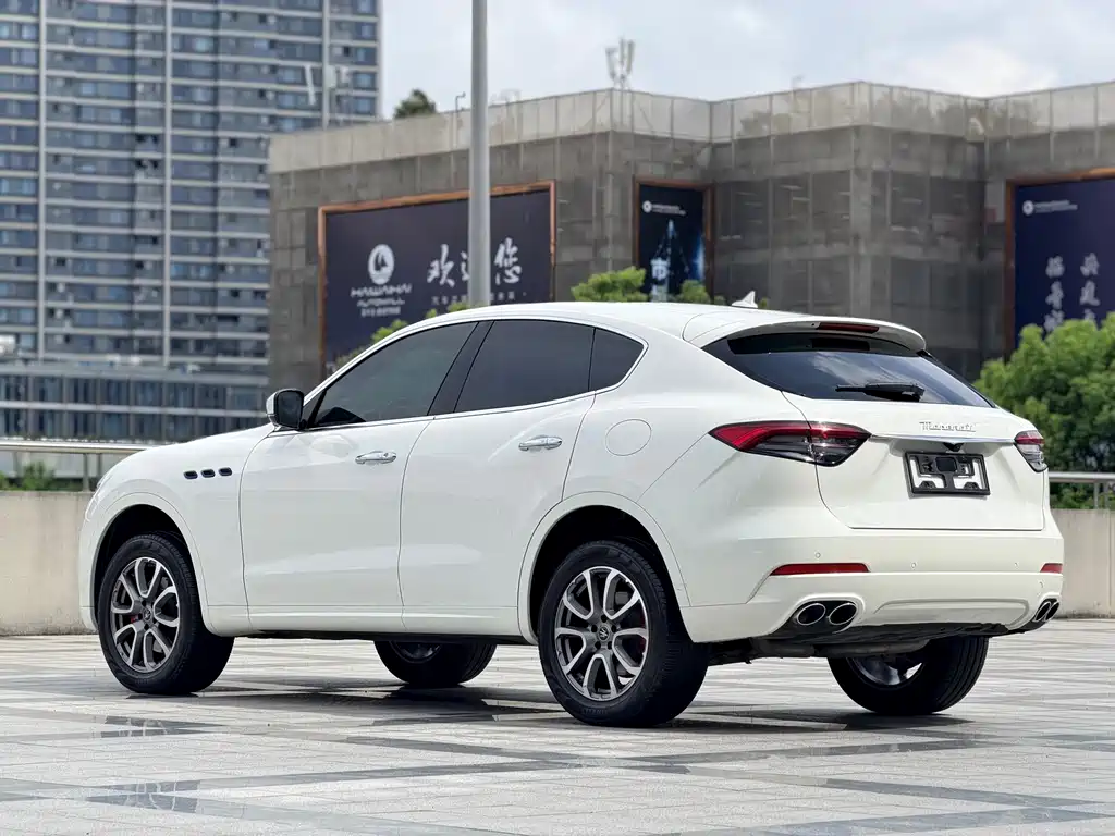 Maserati Levante — миниатюра 5