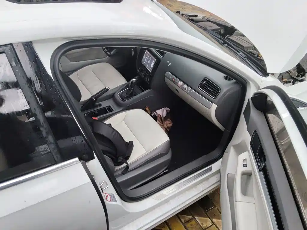 Volkswagen Sagitar — миниатюра 20