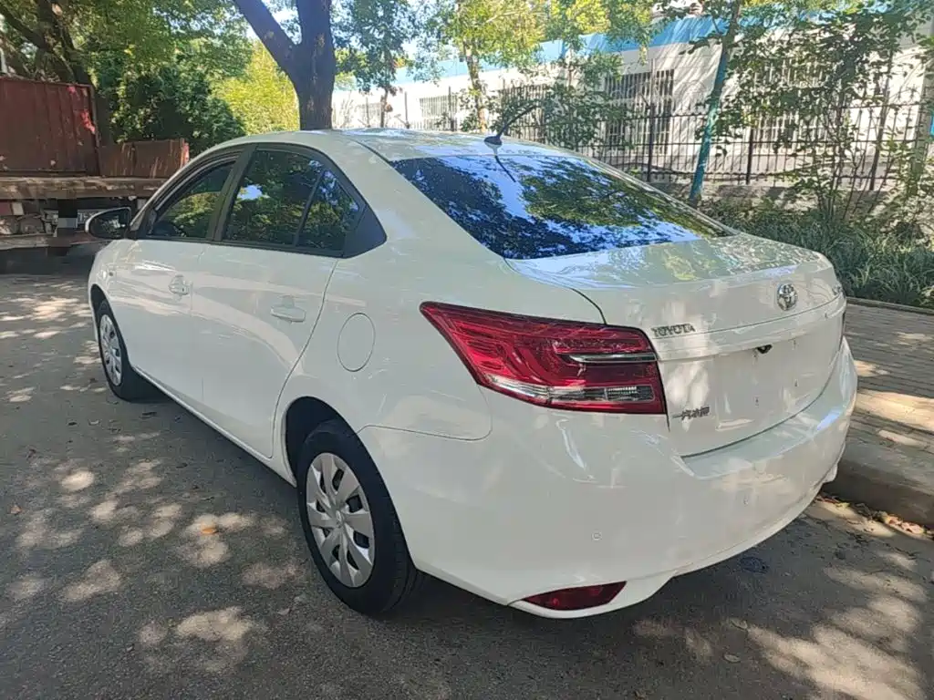 Toyota Vios — миниатюра 5