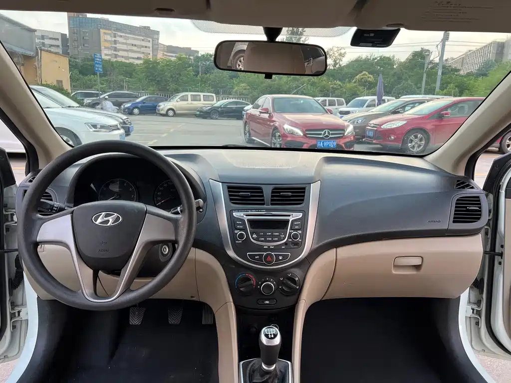 Hyundai Verna — миниатюра 6