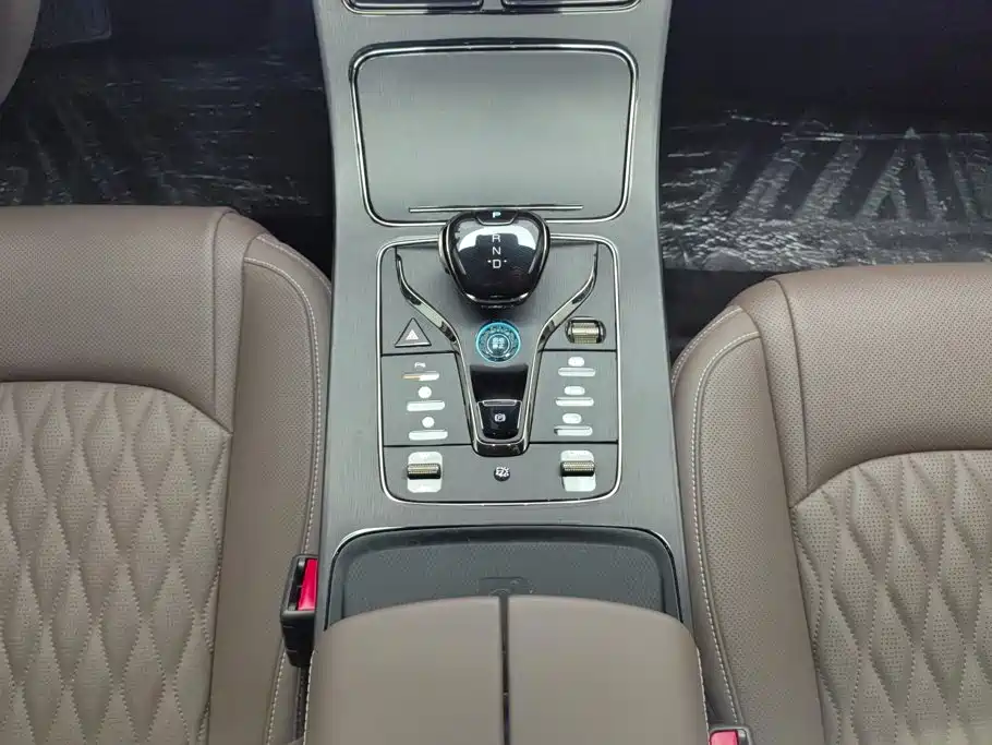 BYD Han — миниатюра 16